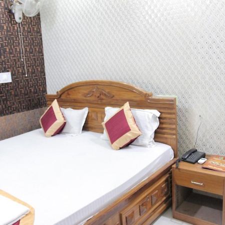 Oyo 11346 Hotel Tazz Odisha Bhubaneswar Exterior foto