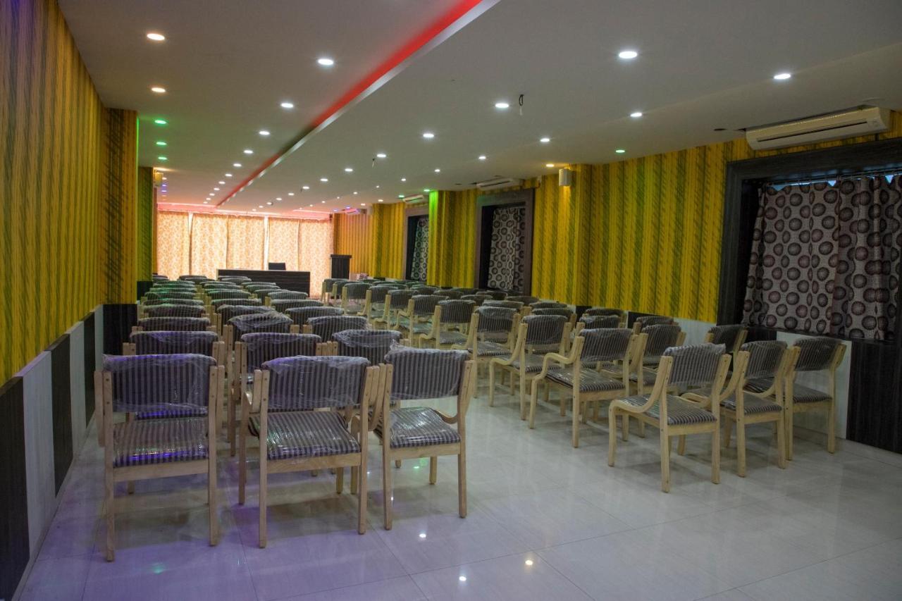 Oyo 11346 Hotel Tazz Odisha Bhubaneswar Exterior foto