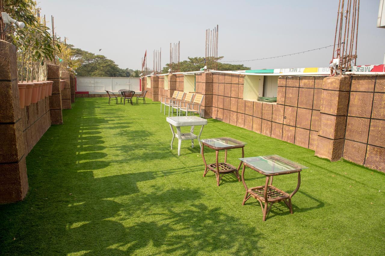 Oyo 11346 Hotel Tazz Odisha Bhubaneswar Exterior foto
