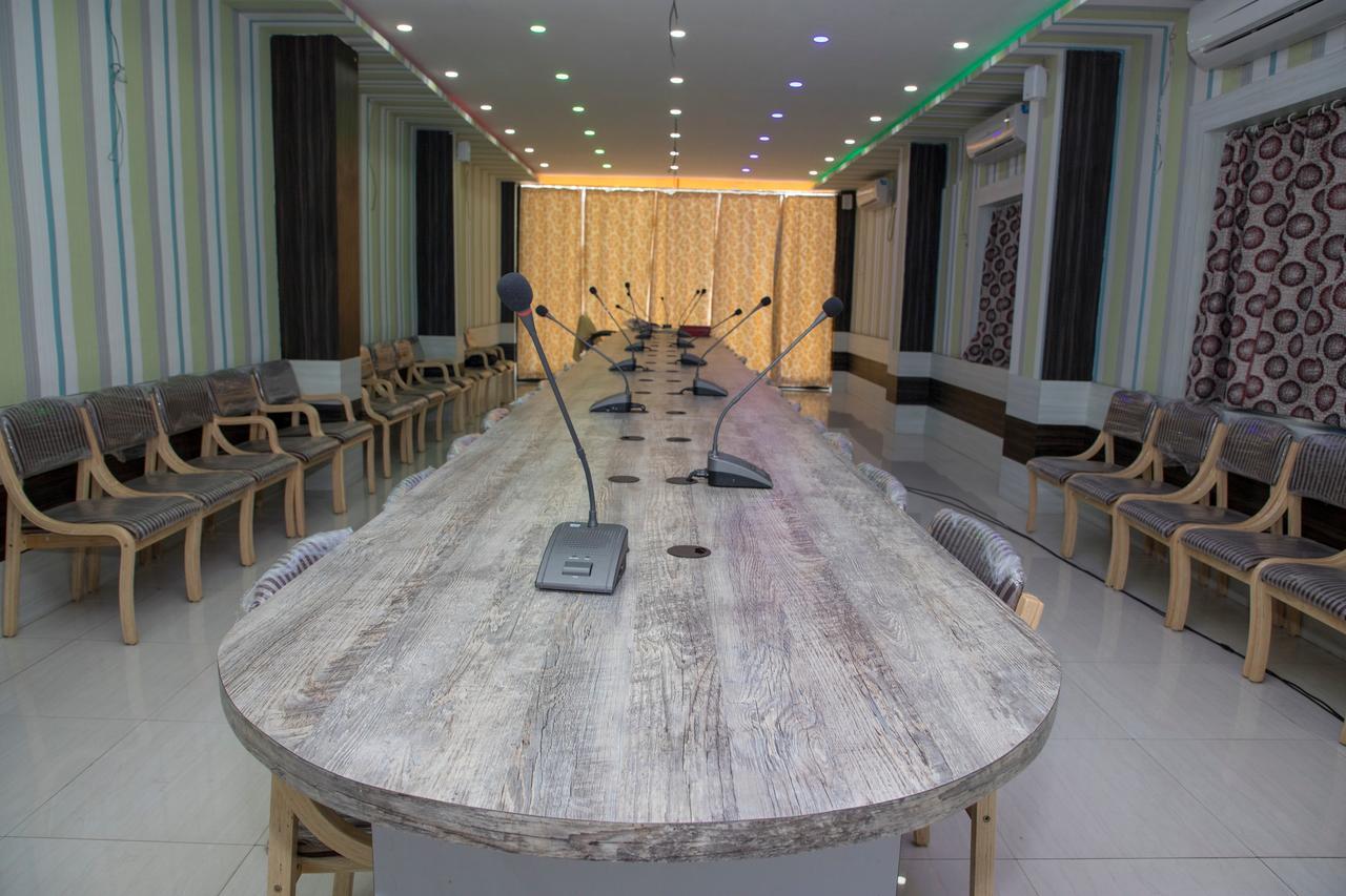 Oyo 11346 Hotel Tazz Odisha Bhubaneswar Exterior foto